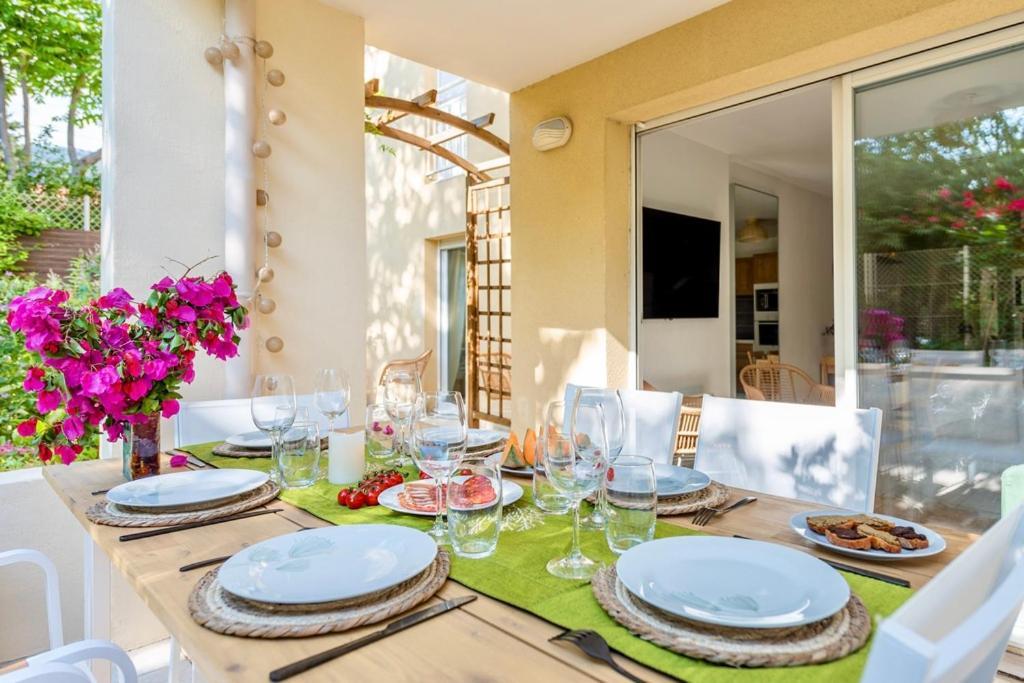 Bao Location: Tranquil Garden Retreat with Private Parking Apartment Toulon Exterior photo