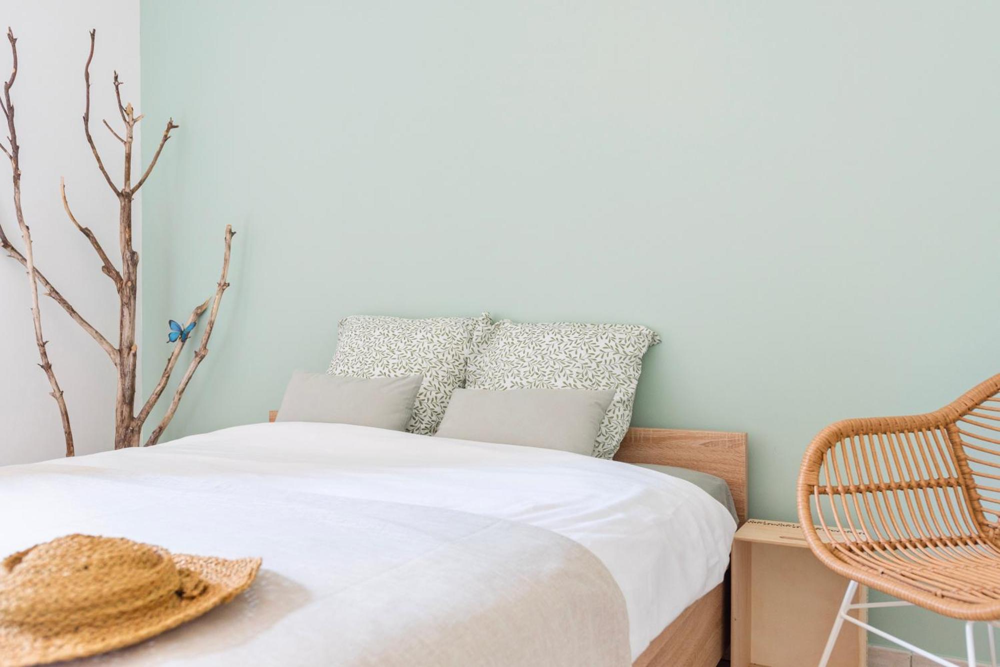 Bao Location: Tranquil Garden Retreat with Private Parking Apartment Toulon Exterior photo