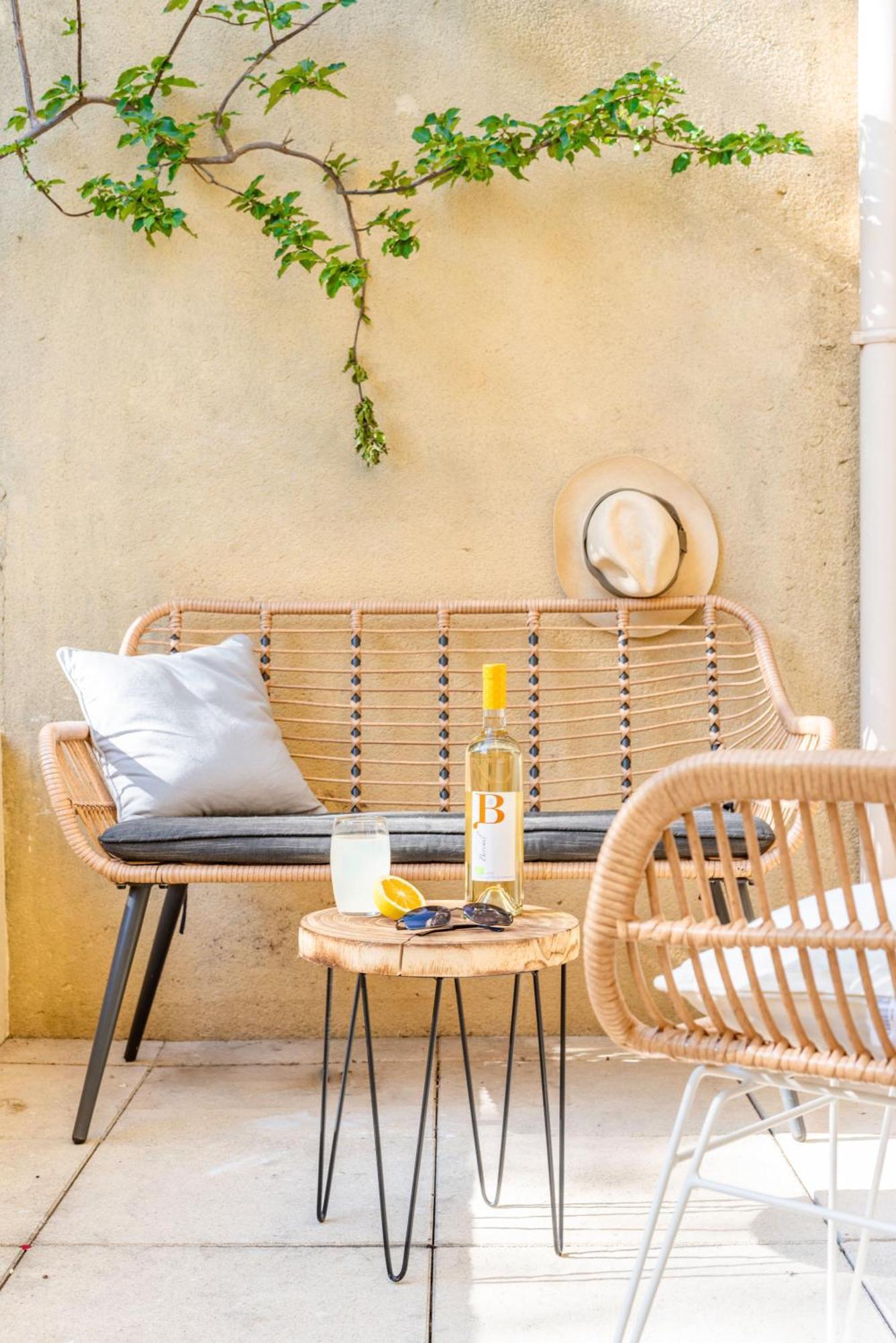 Bao Location: Tranquil Garden Retreat with Private Parking Apartment Toulon Exterior photo